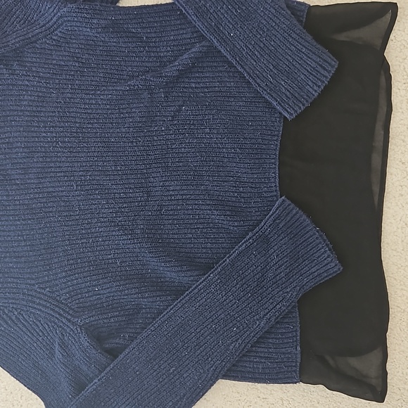 Navy Banana Republic Sweater - Picture 2 of 4